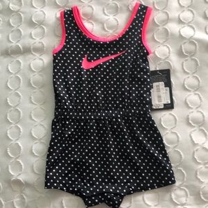 NWT Girls 18M Nike romper with snaps